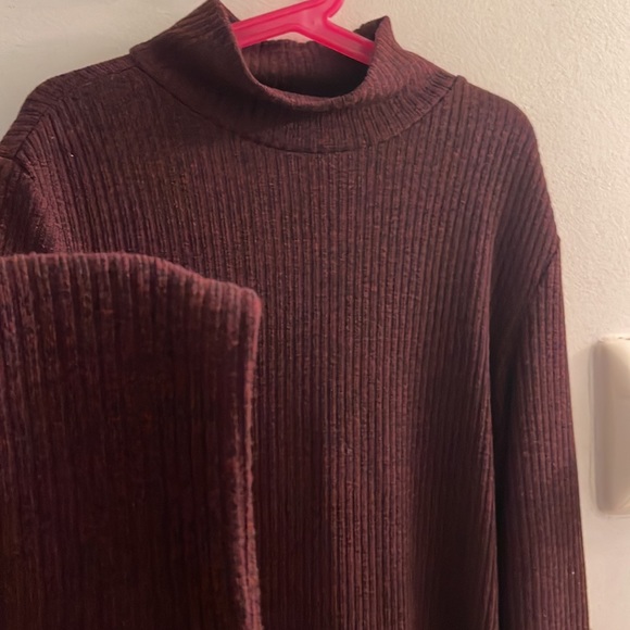 Ribbed dress - Picture 2 of 3